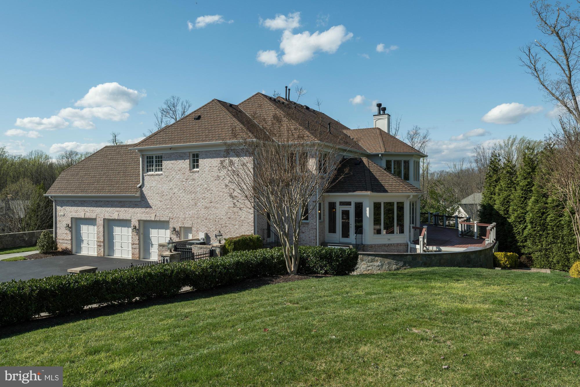 1063 Silent Ridge Court McLean, VA 22102 - Photo 10 of 33 Exterior (Rear)
