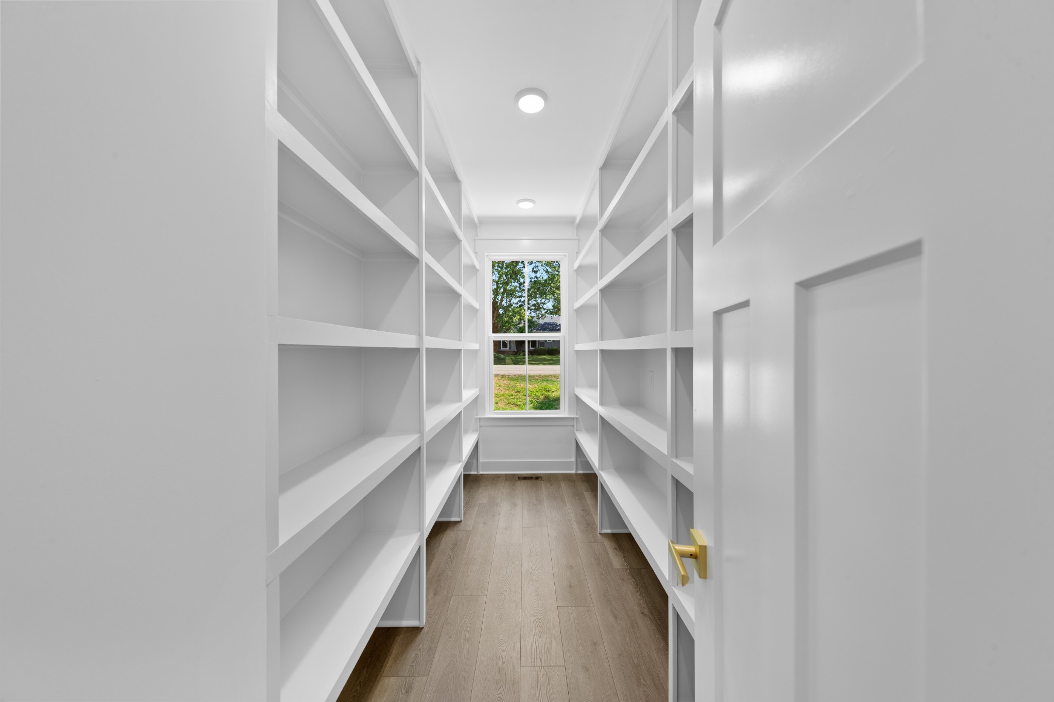 112 Stoneybrook Road Columbia, TN 38401 - Photo 21 of 47 a view of hallway with stairs