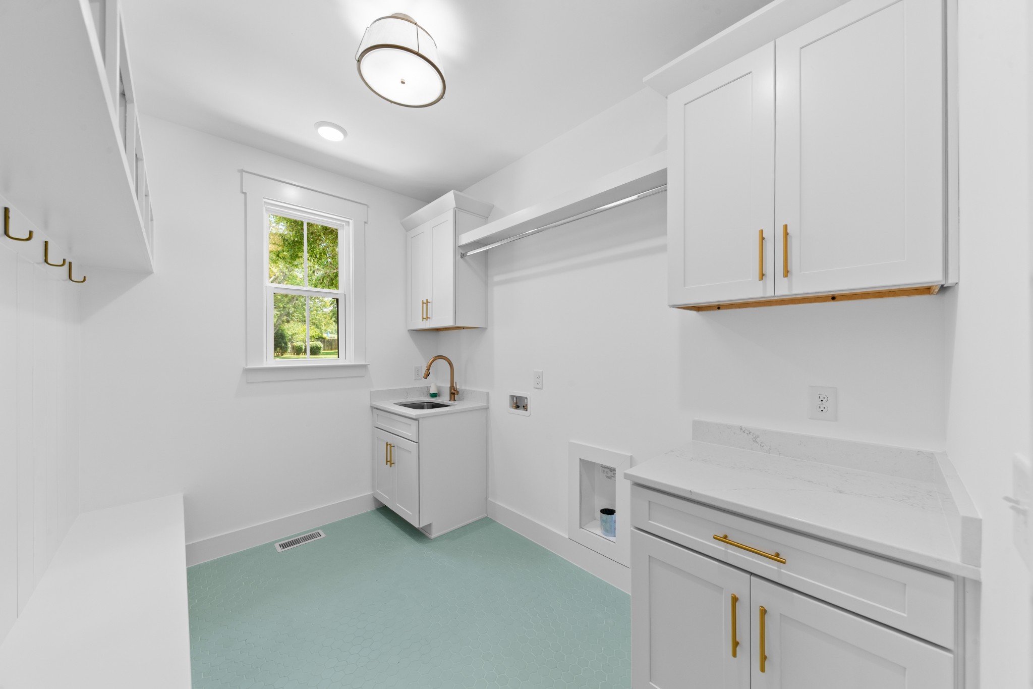 112 Stoneybrook Road Columbia, TN 38401 - Photo 22 of 47 a view of cabinets and window