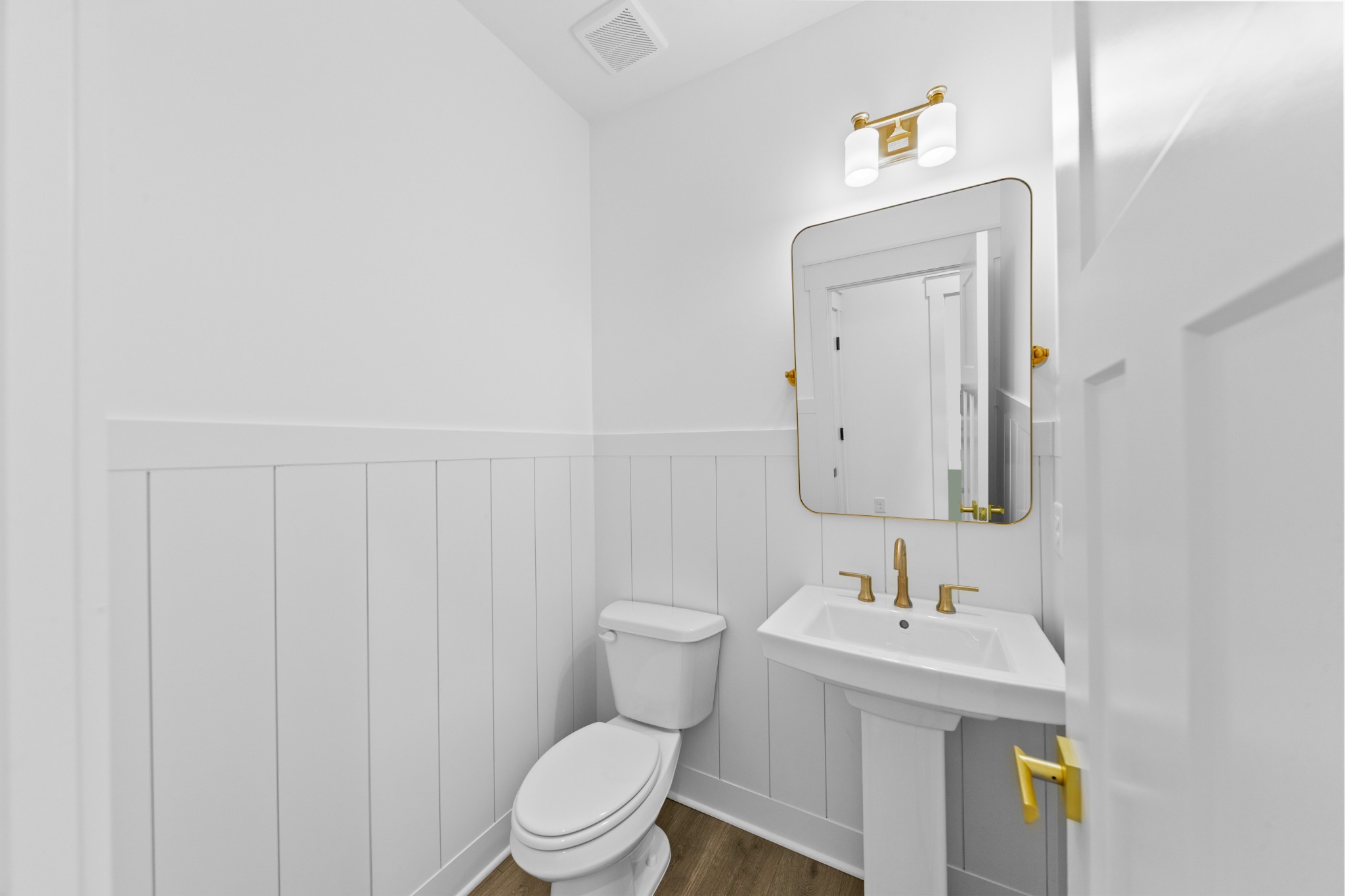 112 Stoneybrook Road Columbia, TN 38401 - Photo 23 of 47 a bathroom with a sink a toilet and mirror