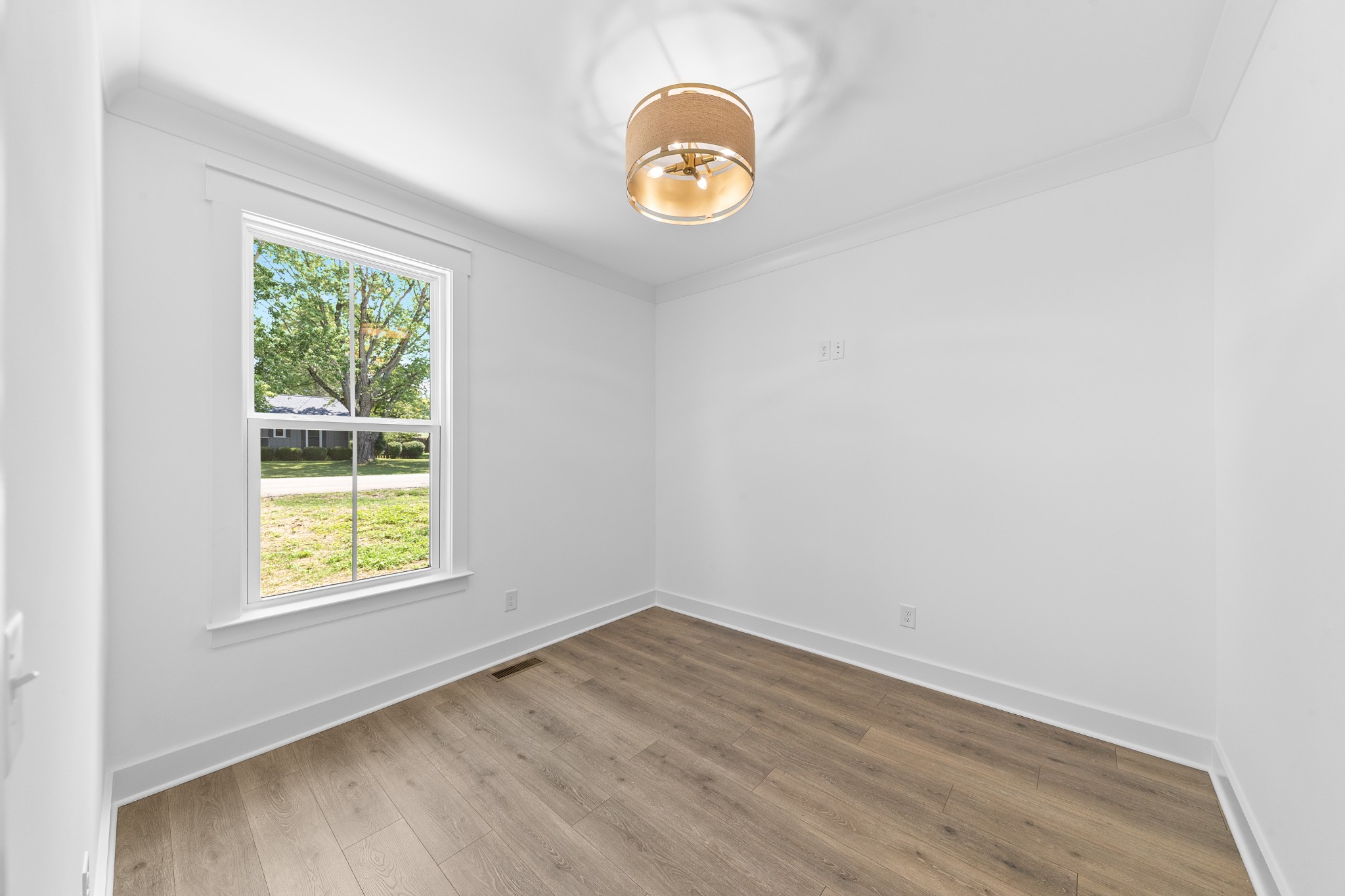 112 Stoneybrook Road Columbia, TN 38401 - Photo 32 of 47 an empty room with a window