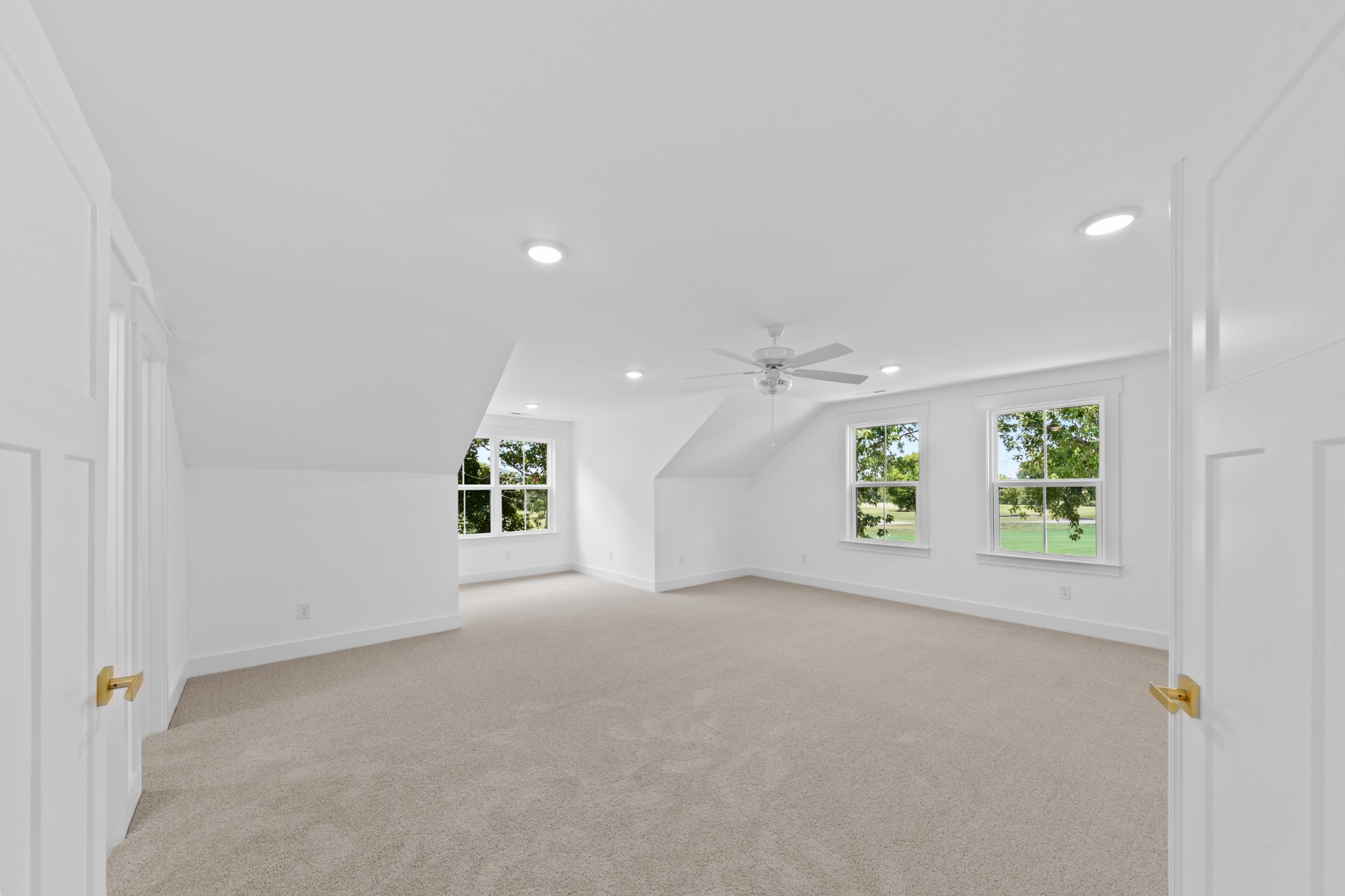 112 Stoneybrook Road Columbia, TN 38401 - Photo 36 of 47 an empty room with windows