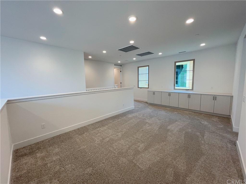 215 Sutters Mill Irvine, CA 92602 - Photo 28 of 57 an empty room with window