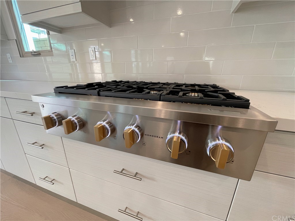 215 Sutters Mill Irvine, CA 92602 - Photo 54 of 57 a close view of stove