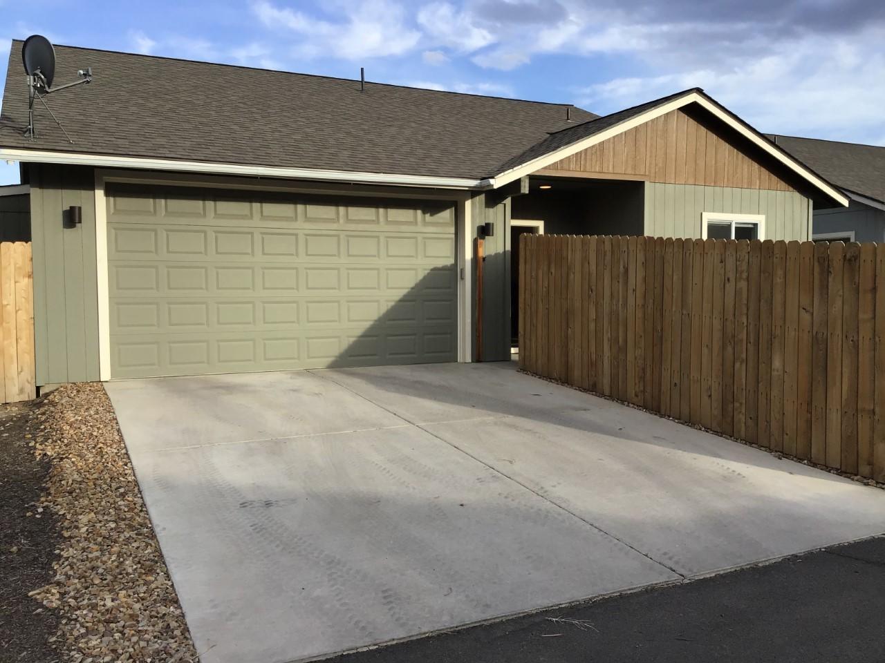 2551 Northeast Colleen Road Prineville, OR 97754 - Photo 3 of 28 thumbnail_IMG_0143