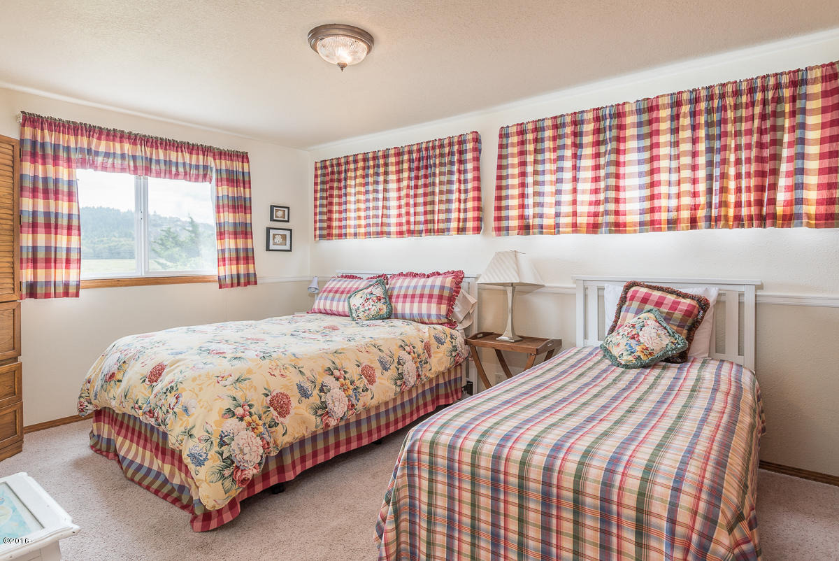 34120 Brooten Road Pacific City, OR 97135 - Photo 12 of 24 34120Brooten-10