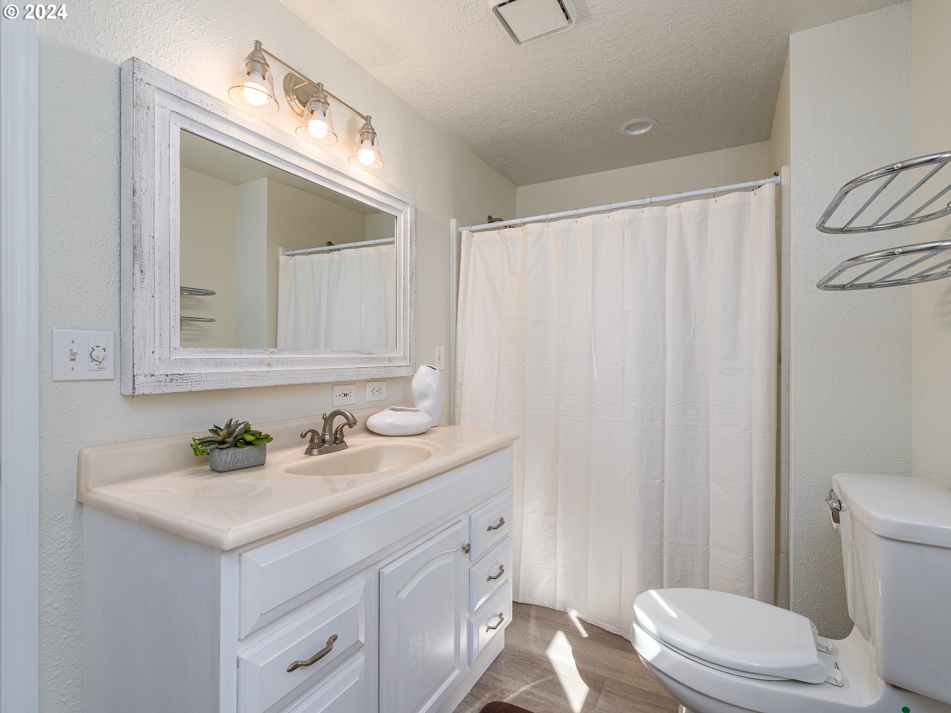 4605 Southwest Homesteader Road Wilsonville, OR 97070 - Photo 16 of 36 Gallery Image 16