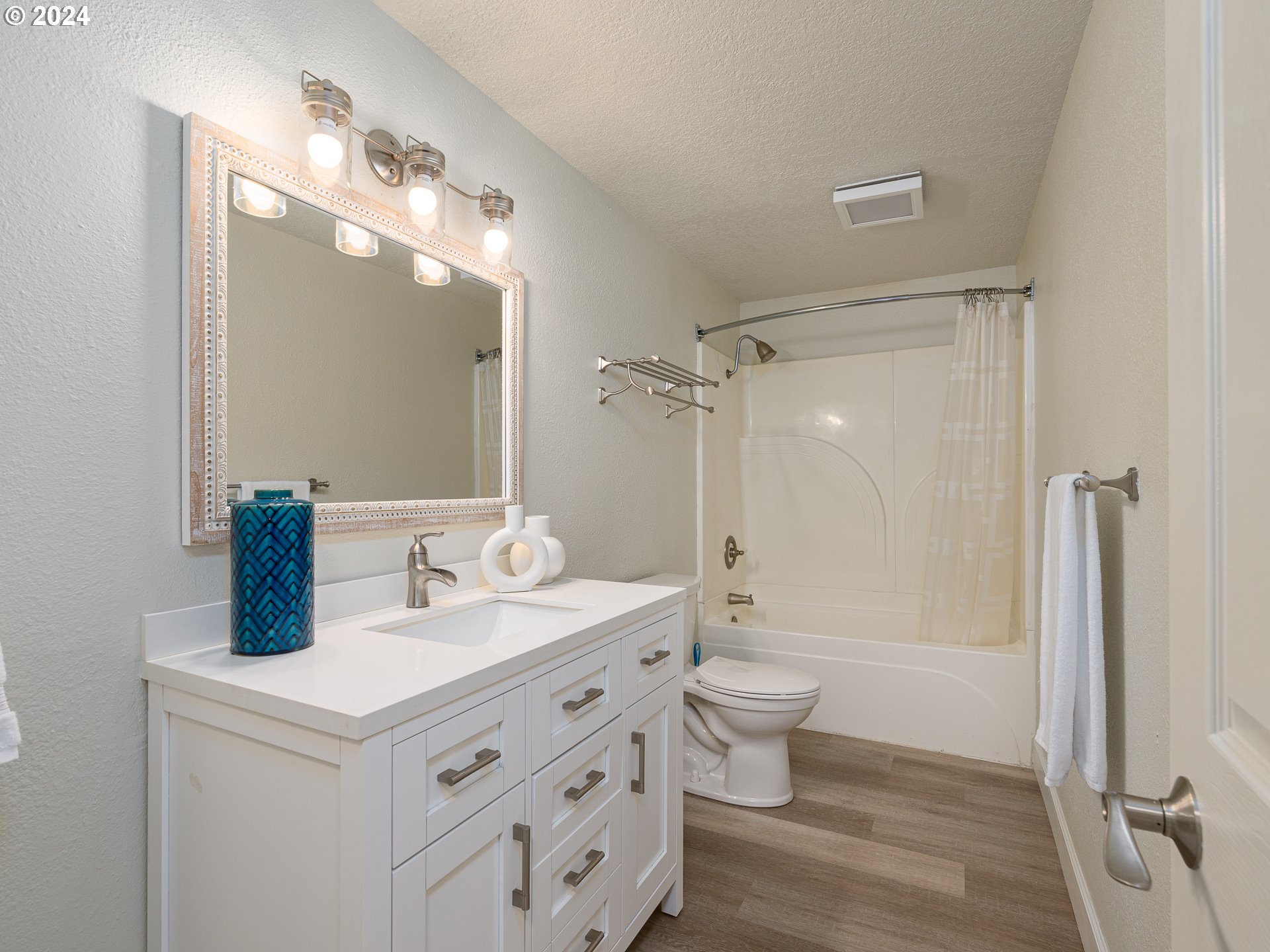 4605 Southwest Homesteader Road Wilsonville, OR 97070 - Photo 18 of 36 Gallery Image 18