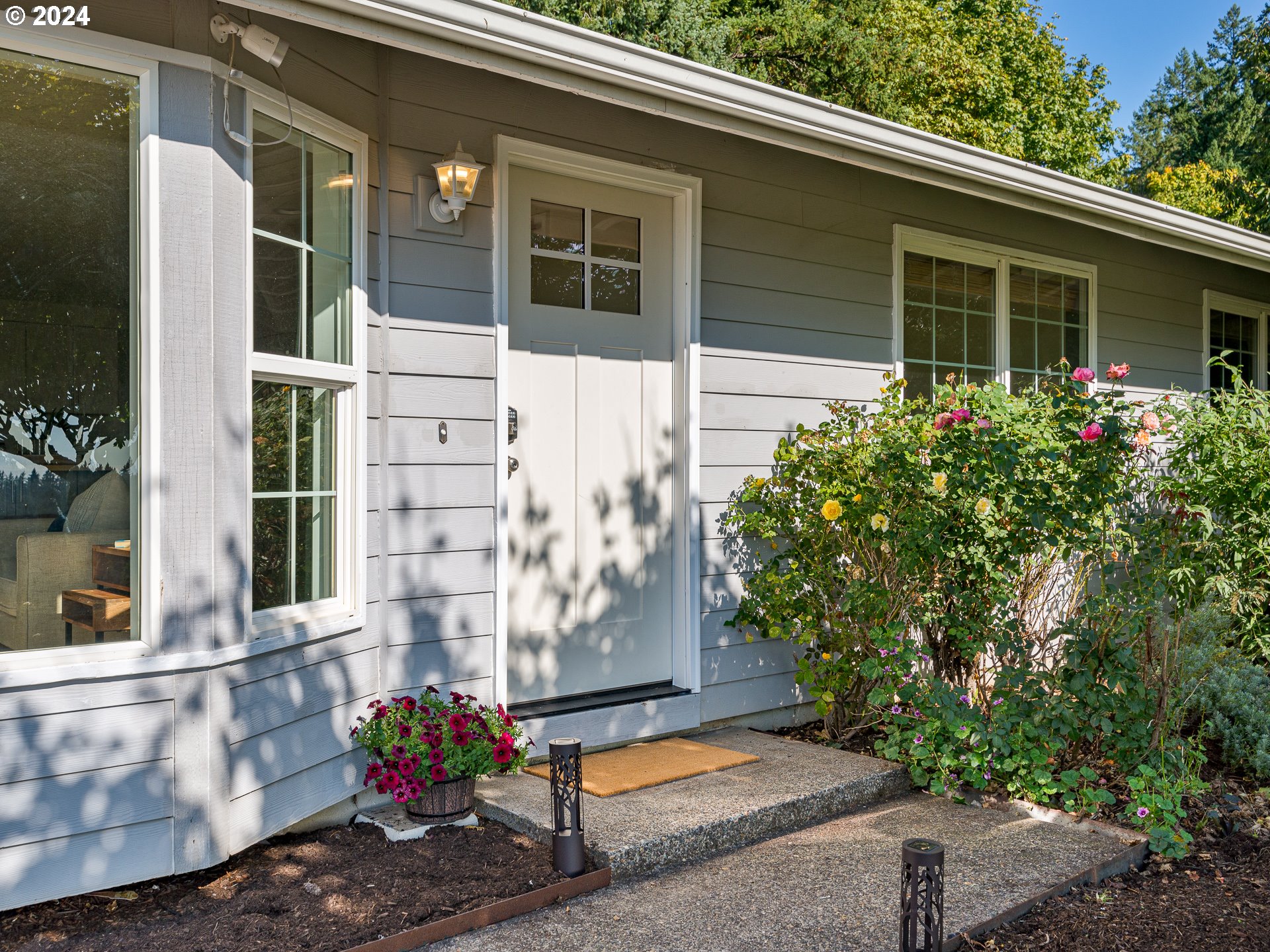 4605 Southwest Homesteader Road Wilsonville, OR 97070 - Photo 2 of 36 Gallery Image 2