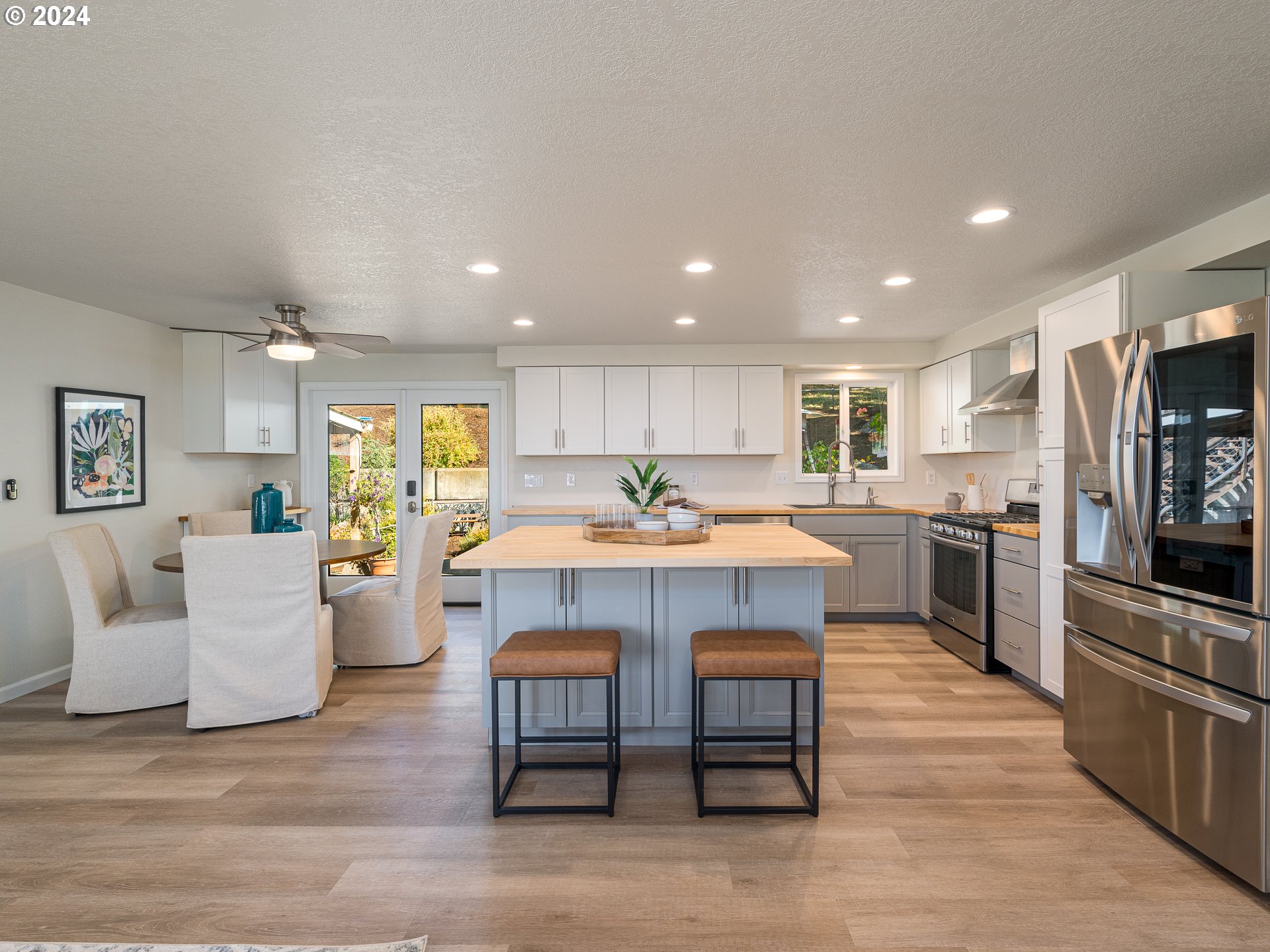 4605 Southwest Homesteader Road Wilsonville, OR 97070 - Photo 5 of 36 Gallery Image 5