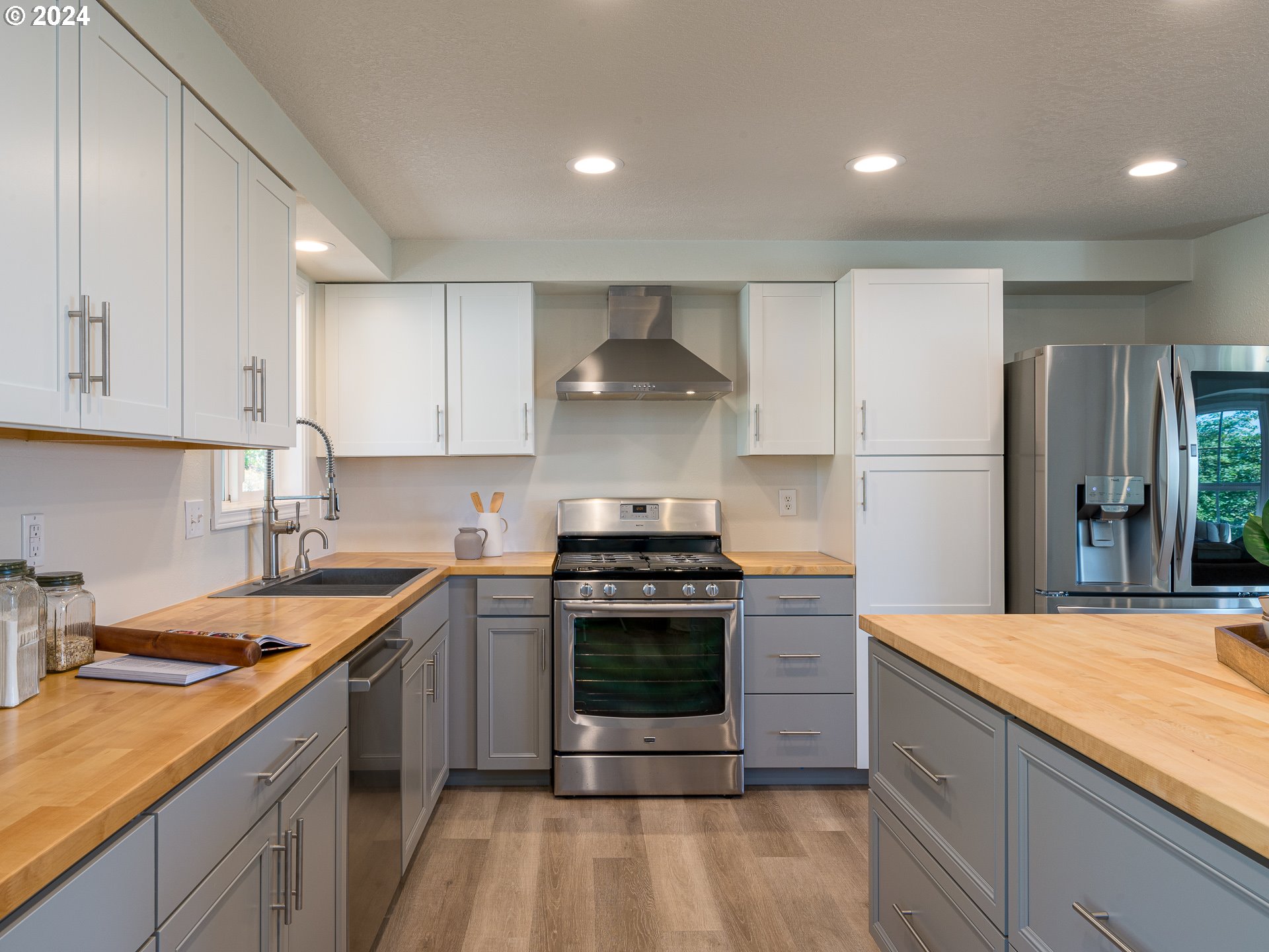 4605 Southwest Homesteader Road Wilsonville, OR 97070 - Photo 8 of 36 Gallery Image 8