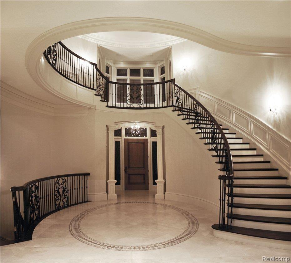 730 Vaughan Road Bloomfield Hills, MI 48304 - Photo 7 of 18 Foyer