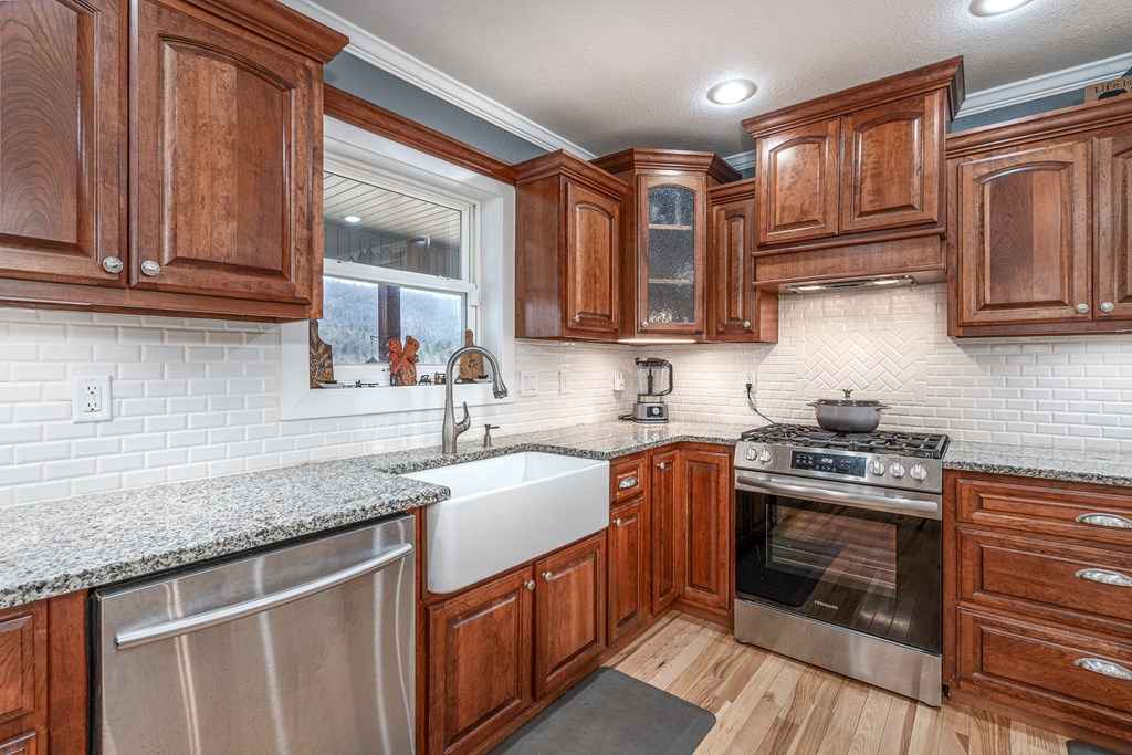 2923 Upper Peachtree Road Murphy, NC 28906 - Photo 12 of 49