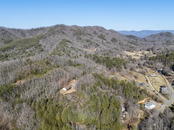 $459,000 | 2923 Upper Peachtree Road, Murphy, NC 28906