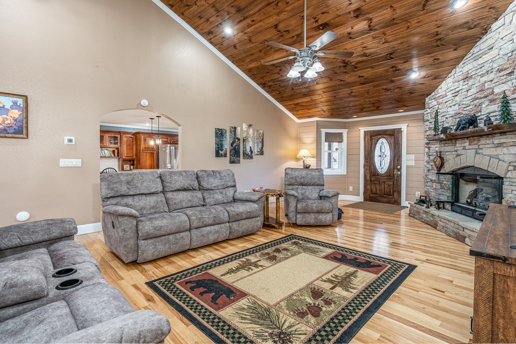 2923 Upper Peachtree Road Murphy, NC 28906 - Photo 6 of 49