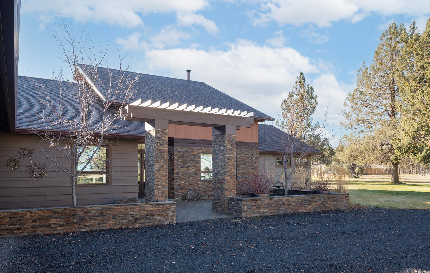 64970 Gerking Market Road Bend, OR 97703 - Photo 18 of 49 64970 Gerking Market - Front_courtyard