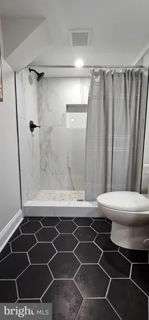 $250,000 | 5806 North Charles Street, Baltimore, MD 21210