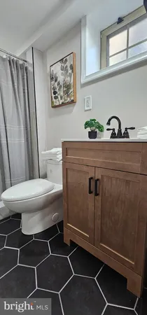 $250,000 | 5806 North Charles Street, Baltimore, MD 21210