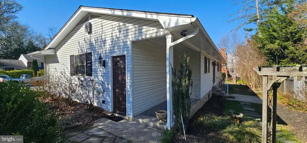 $250,000 | 5806 North Charles Street, Baltimore, MD 21210