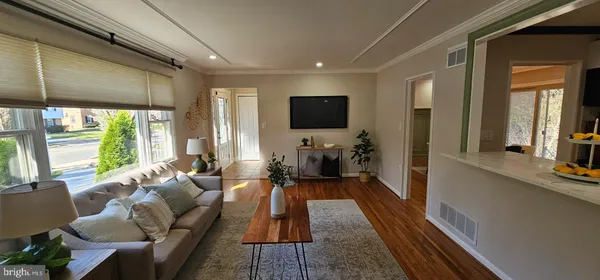 $250,000 | 5806 North Charles Street, Baltimore, MD 21210