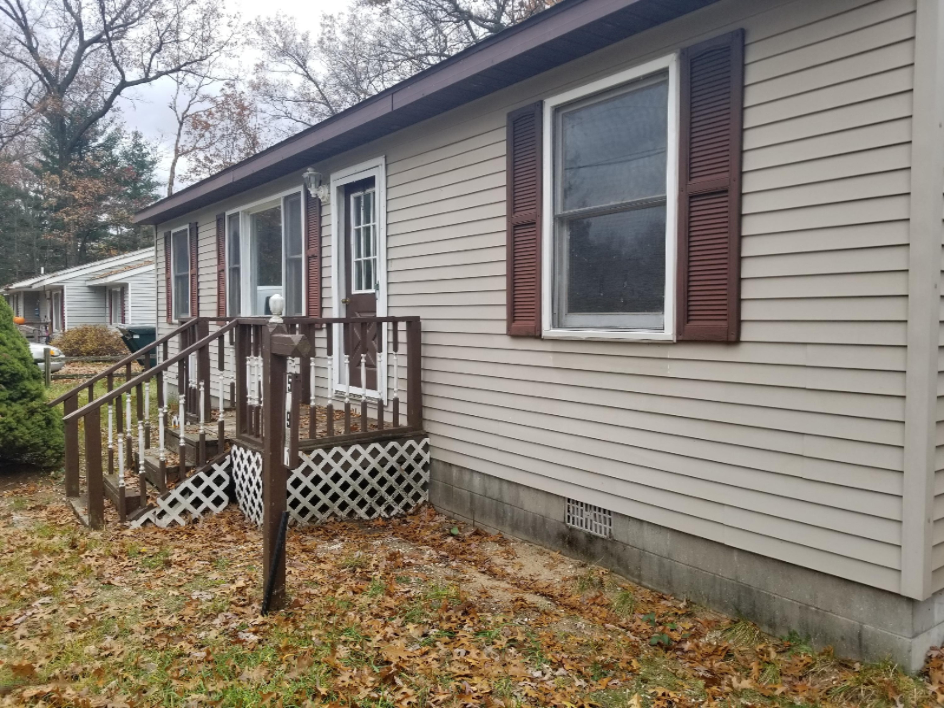591 South Brooks Road Muskegon, MI 49442 - Photo 3 of 26 20181105_125445