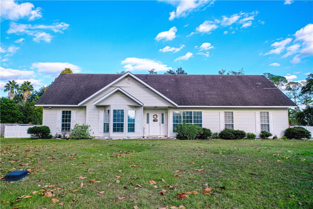 915 Jane Street Blackshear, GA 31516 - Photo 1 of 36