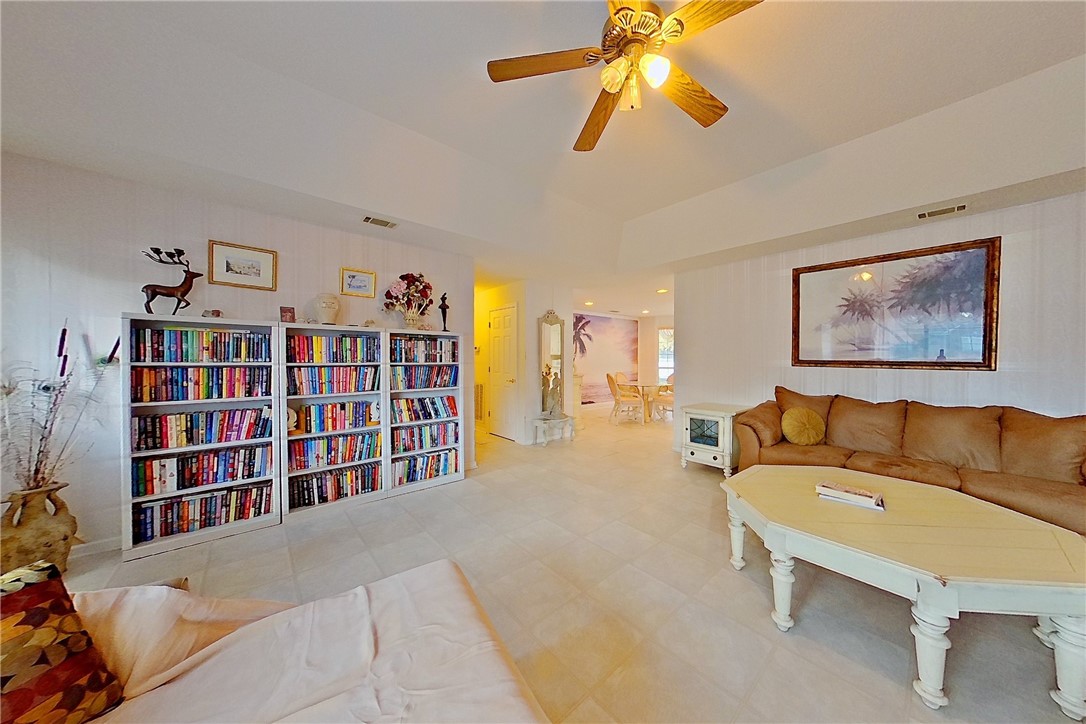 915 Jane Street Blackshear, GA 31516 - Photo 11 of 36