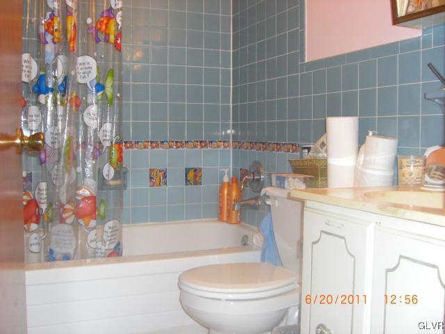 2266 Grove Road Allentown, PA 18109 - Photo 8 of 10 Gallery Image 8
