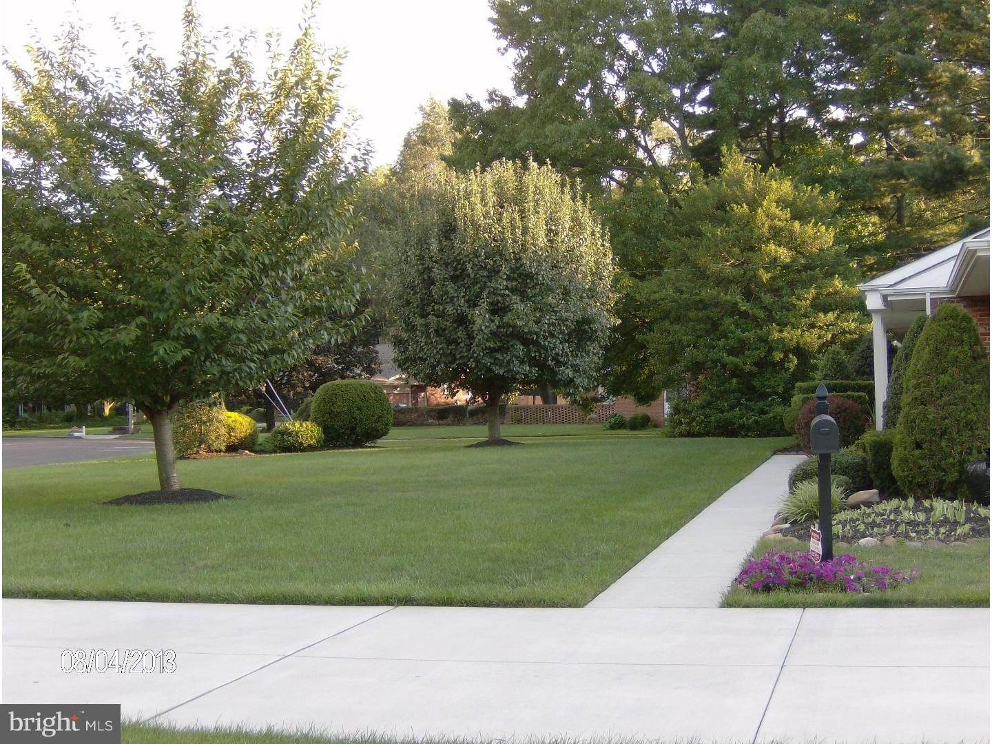 9 Robin Road Moorestown, NJ 08057 - Photo 17 of 21 Front Yard