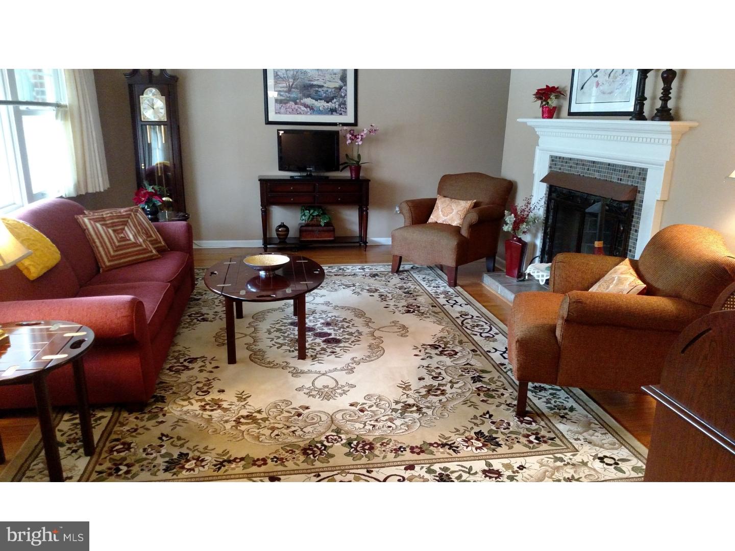 9 Robin Road Moorestown, NJ 08057 - Photo 8 of 21 Living Room