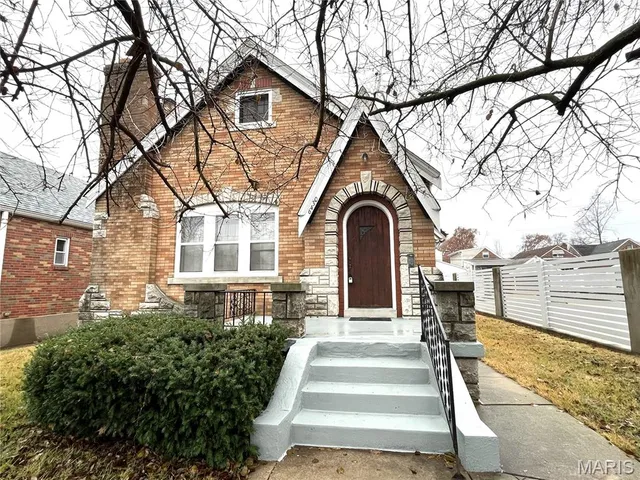 $2,000 | 6430 Bancroft Avenue, St. Louis, MO 63109