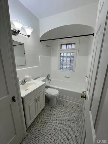 $2,000 | 6430 Bancroft Avenue, St. Louis, MO 63109