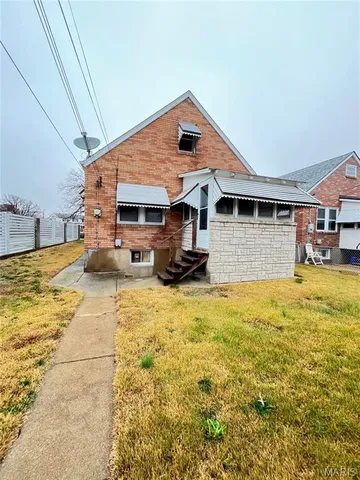 $2,000 | 6430 Bancroft Avenue, St. Louis, MO 63109