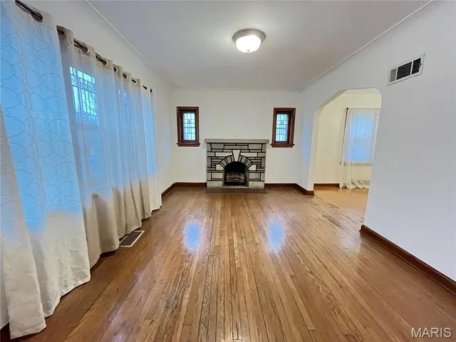 $2,000 | 6430 Bancroft Avenue, St. Louis, MO 63109