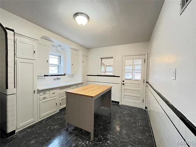 $2,000 | 6430 Bancroft Avenue, St. Louis, MO 63109