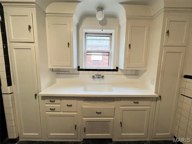 $2,000 | 6430 Bancroft Avenue, St. Louis, MO 63109