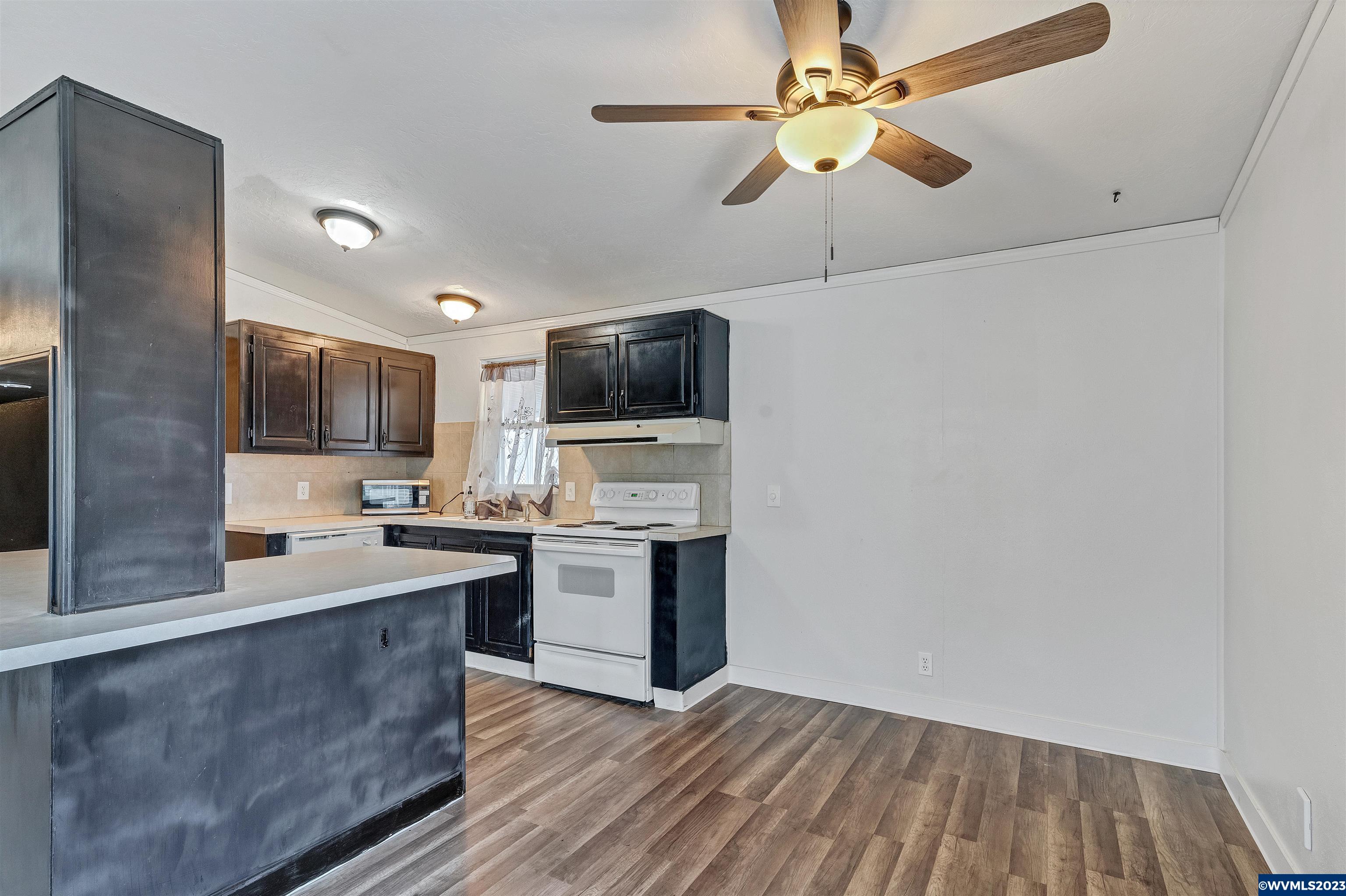 2151 Three Lakes Road Southeast, Unit 14 Albany, OR 97322 - Photo 9 of 27 Gallery Image 9