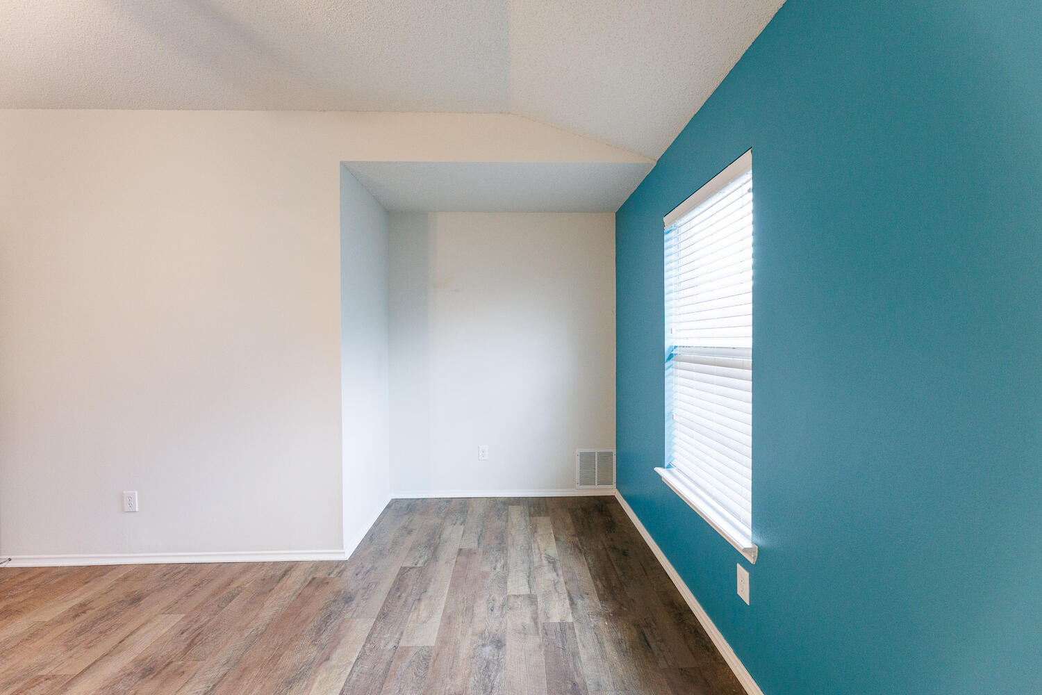 6722 85th Street Lubbock, TX 79424 - Photo 30 of 59 Nook in Primary Bedroom
