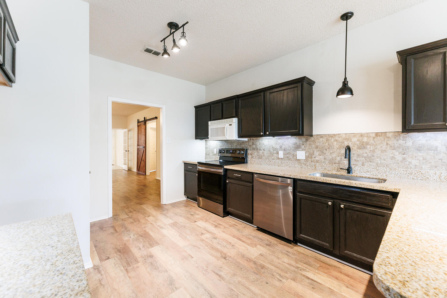 6722 85th Street Lubbock, TX 79424 - Photo 10 of 59 .