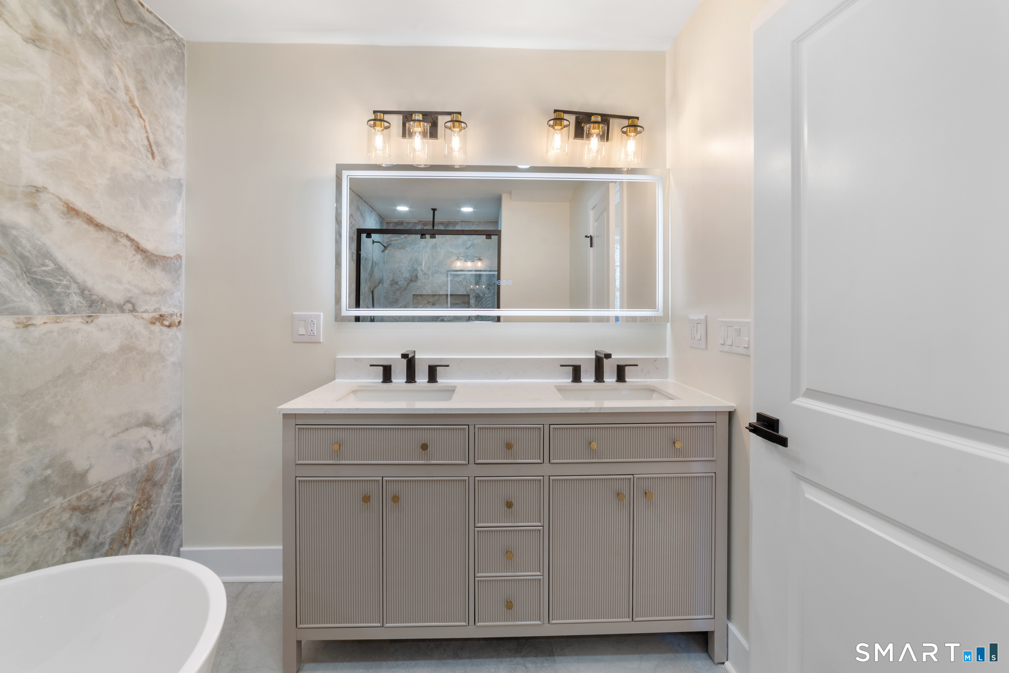 1607 Great Hill Road Guilford, CT 06437 - Photo 12 of 40