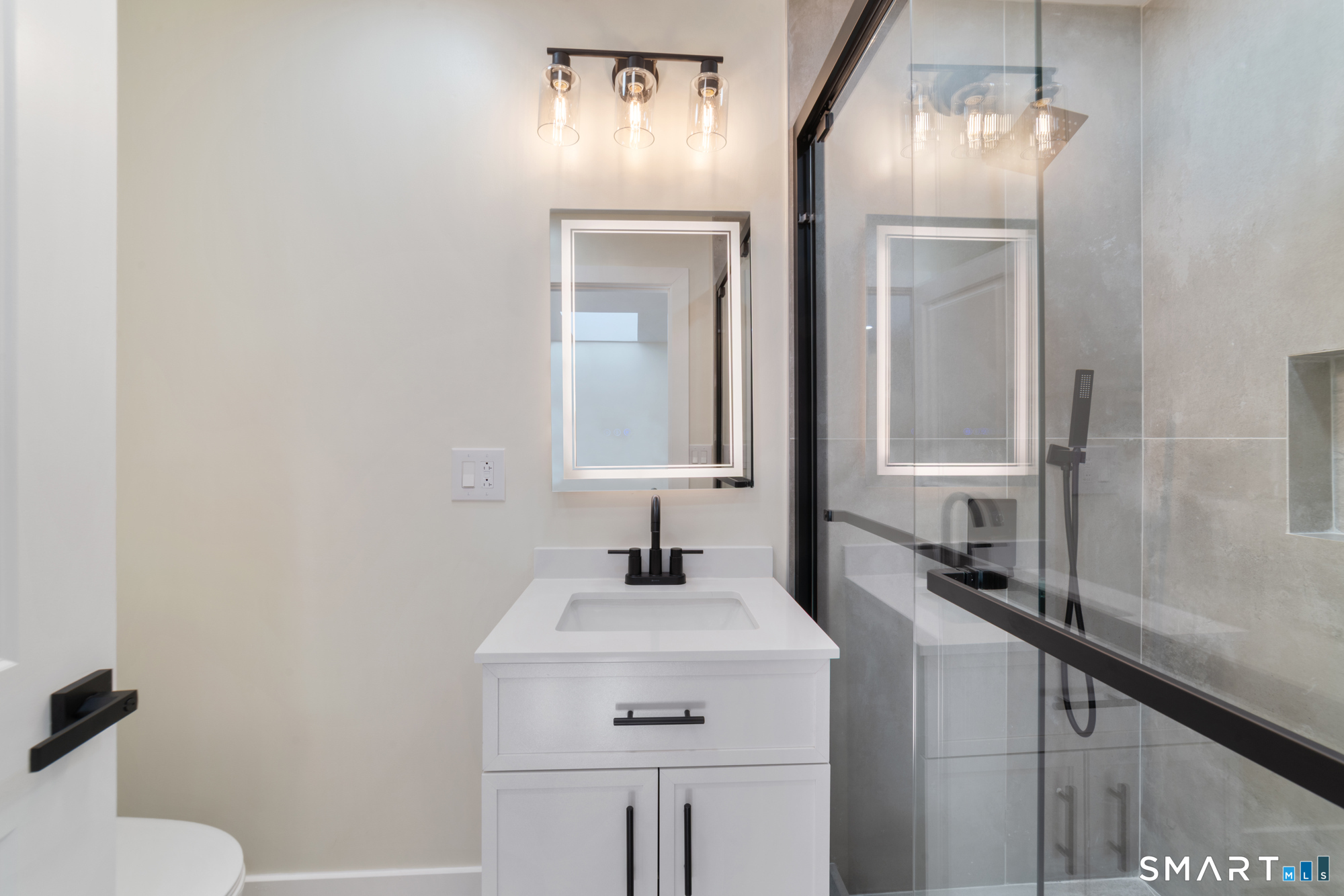 1607 Great Hill Road Guilford, CT 06437 - Photo 14 of 40