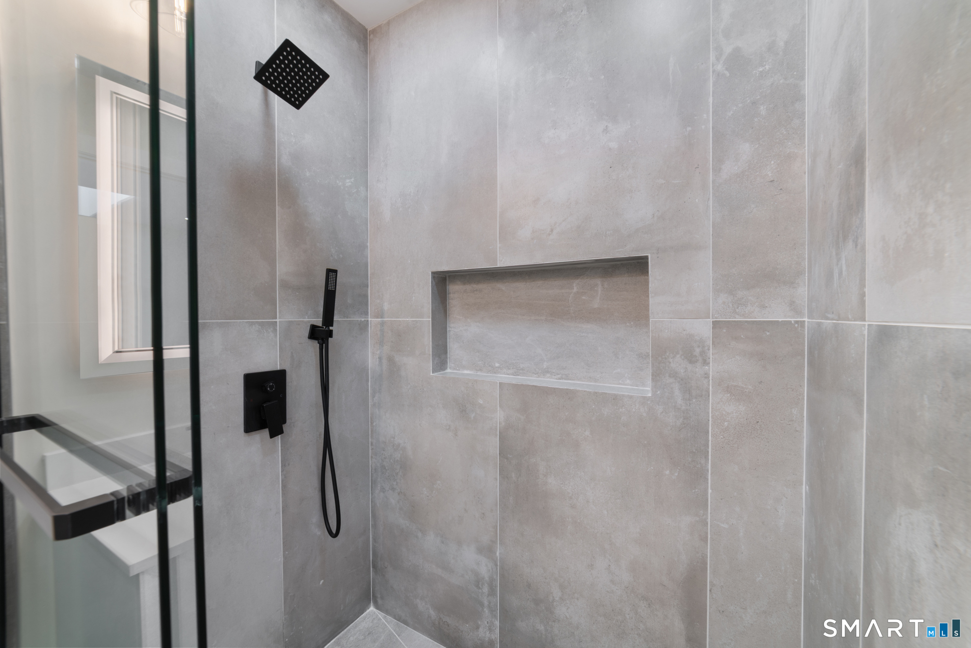 1607 Great Hill Road Guilford, CT 06437 - Photo 15 of 40