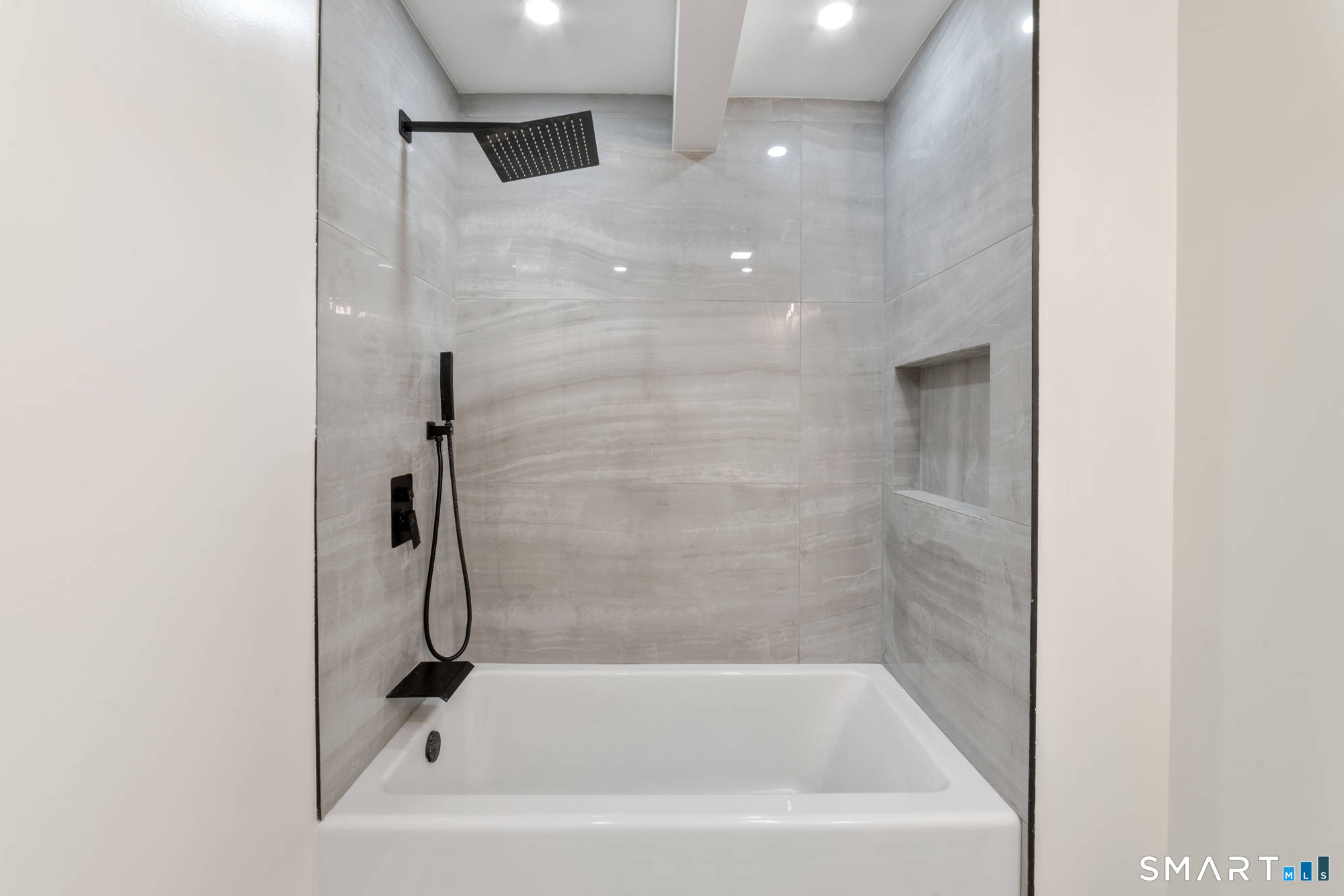 1607 Great Hill Road Guilford, CT 06437 - Photo 30 of 40