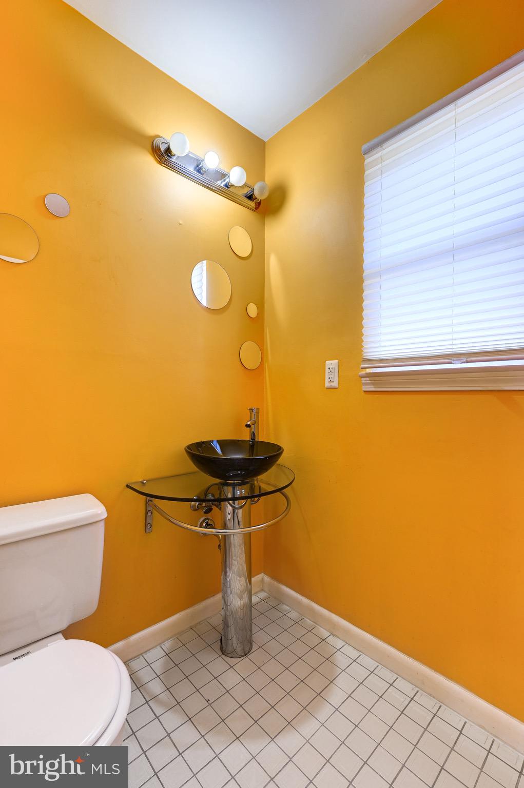 18 Hanover Place Sicklerville, NJ 08081 - Photo 21 of 36 Powder Room on Main Level