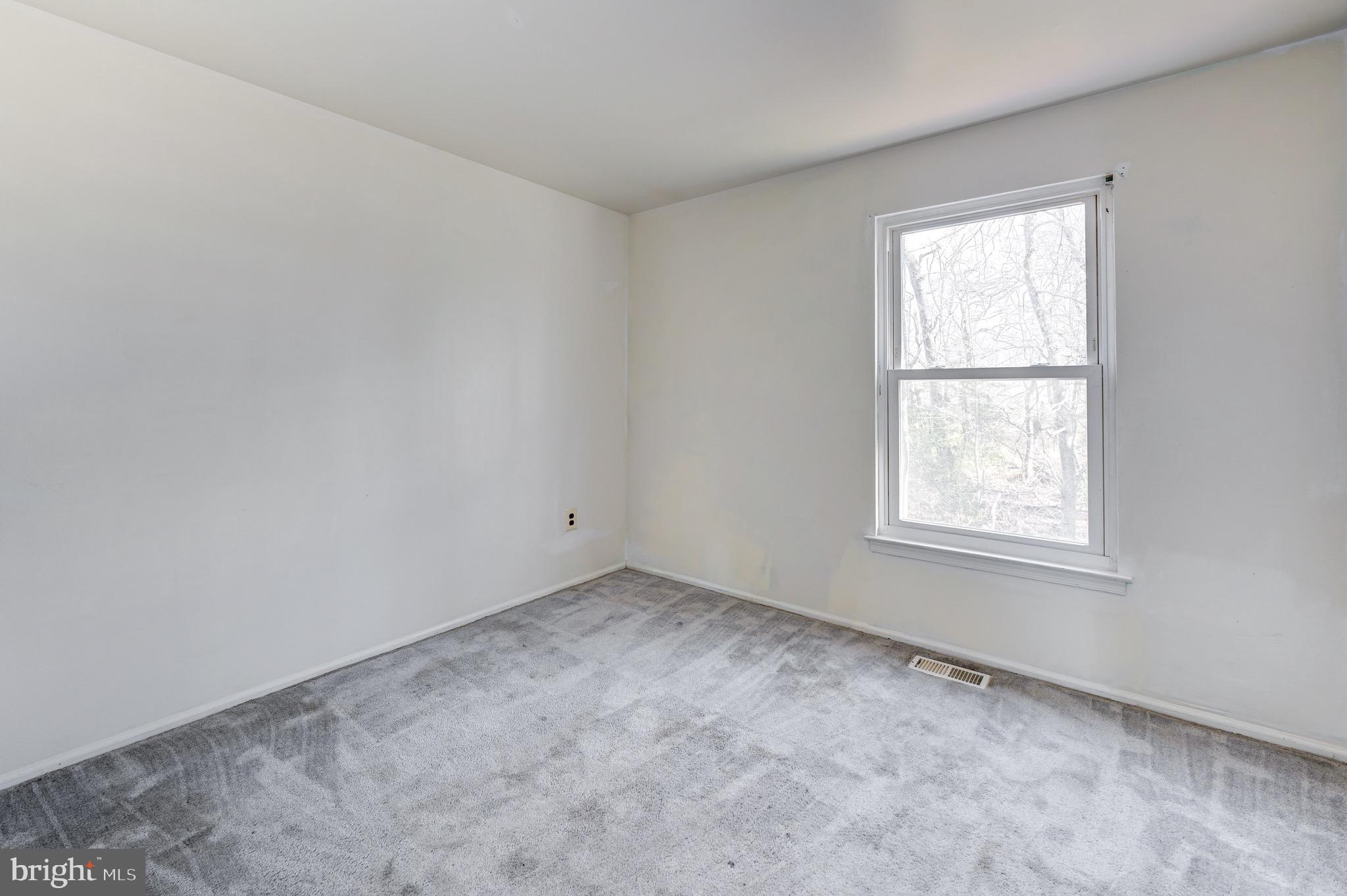 18 Hanover Place Sicklerville, NJ 08081 - Photo 28 of 36 3rd Bedroom