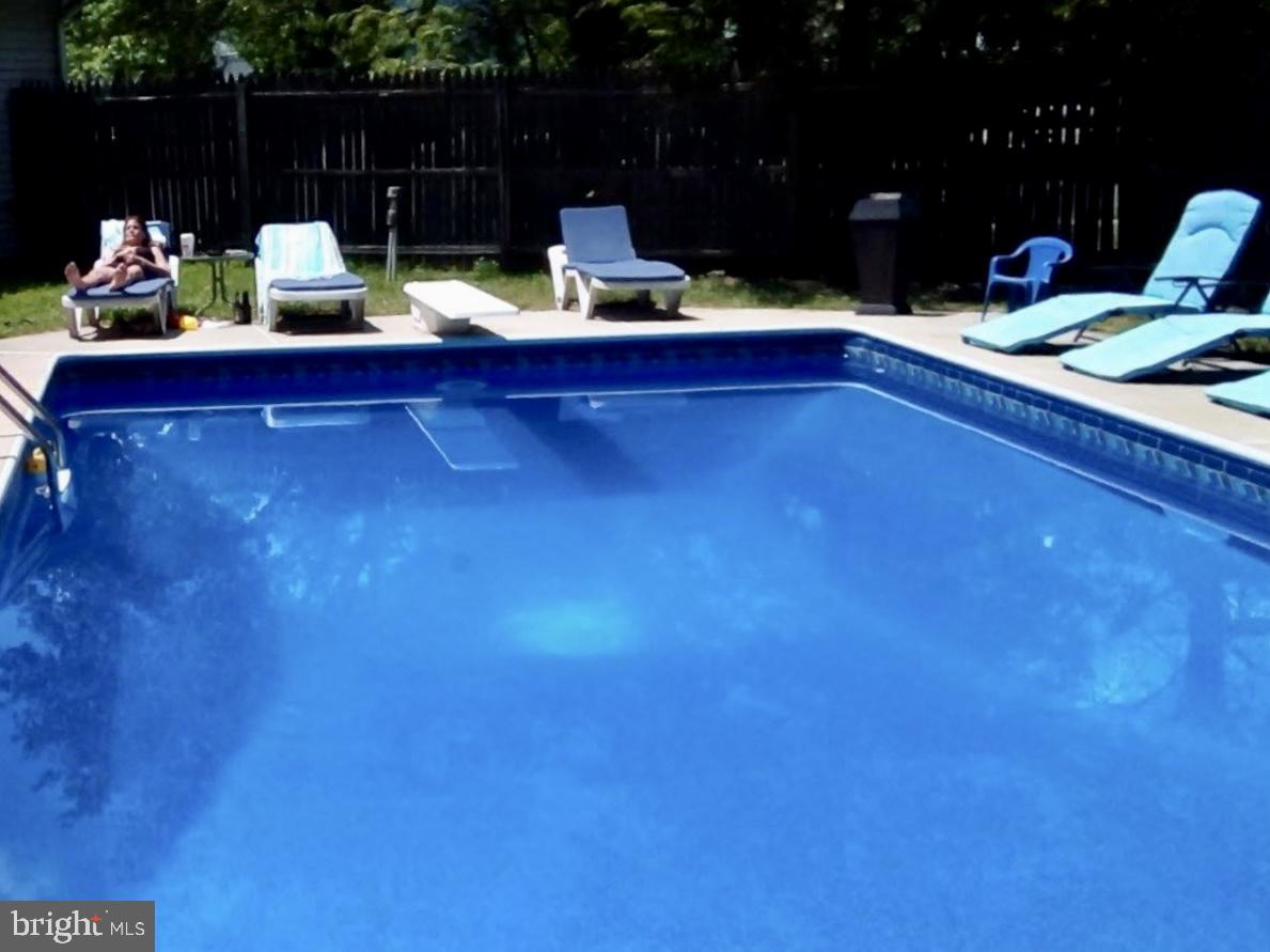 18 Hanover Place Sicklerville, NJ 08081 - Photo 3 of 36 Inground Pool - Previously Open Photo
