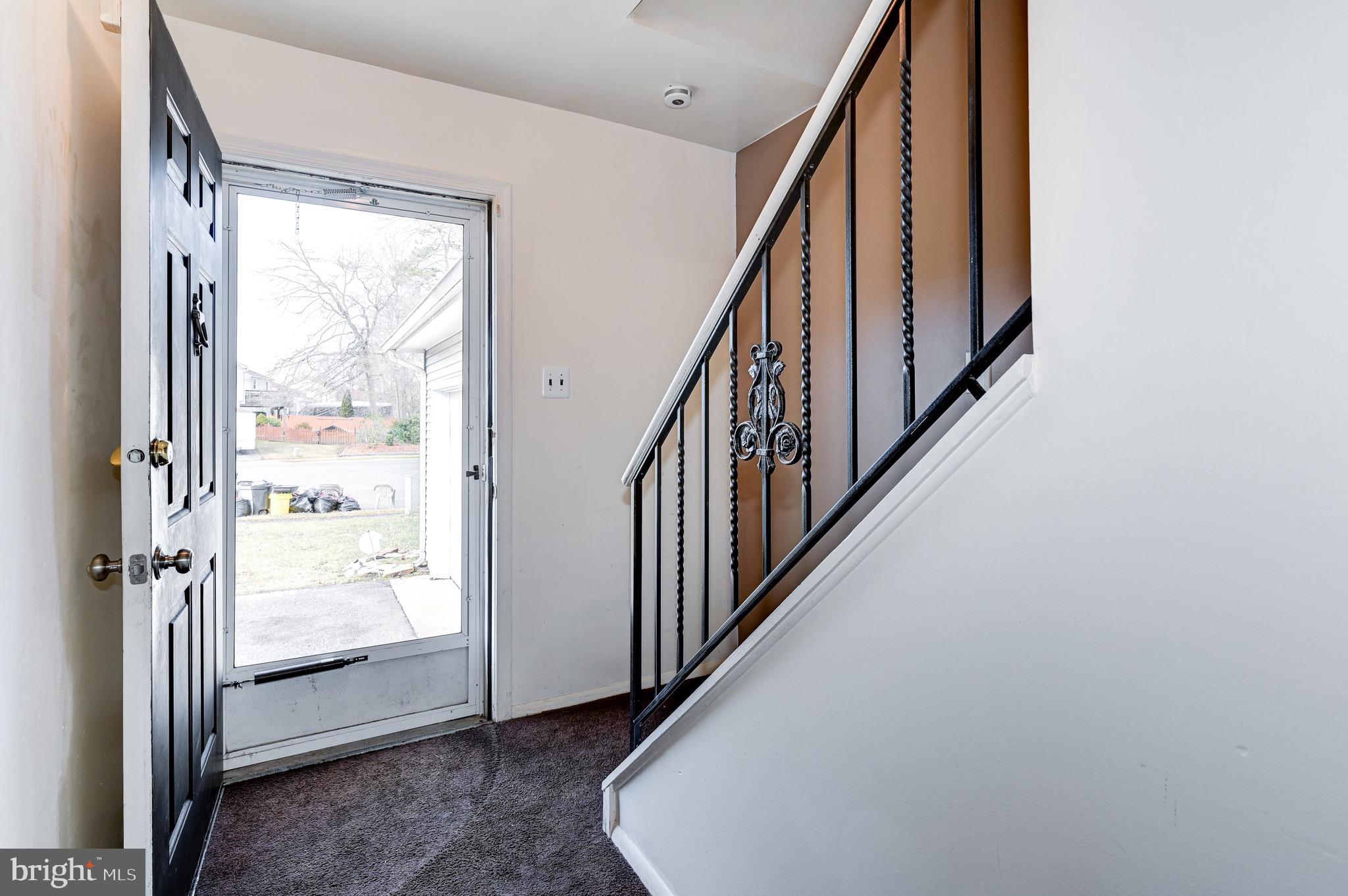 18 Hanover Place Sicklerville, NJ 08081 - Photo 5 of 36 Foyer Entrance