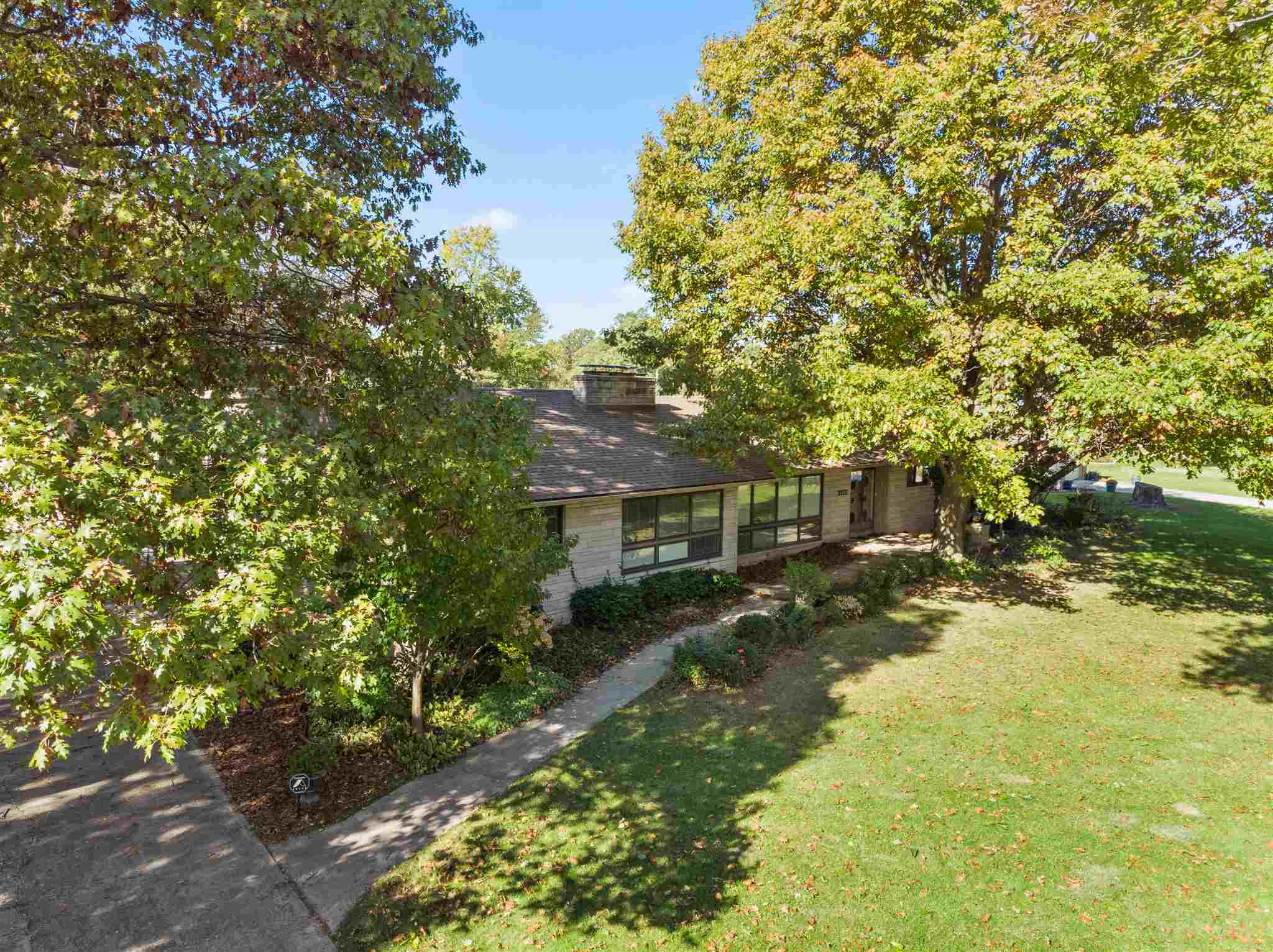 4922 Stratford Road Fort Wayne, IN 46807 - Photo 3 of 16