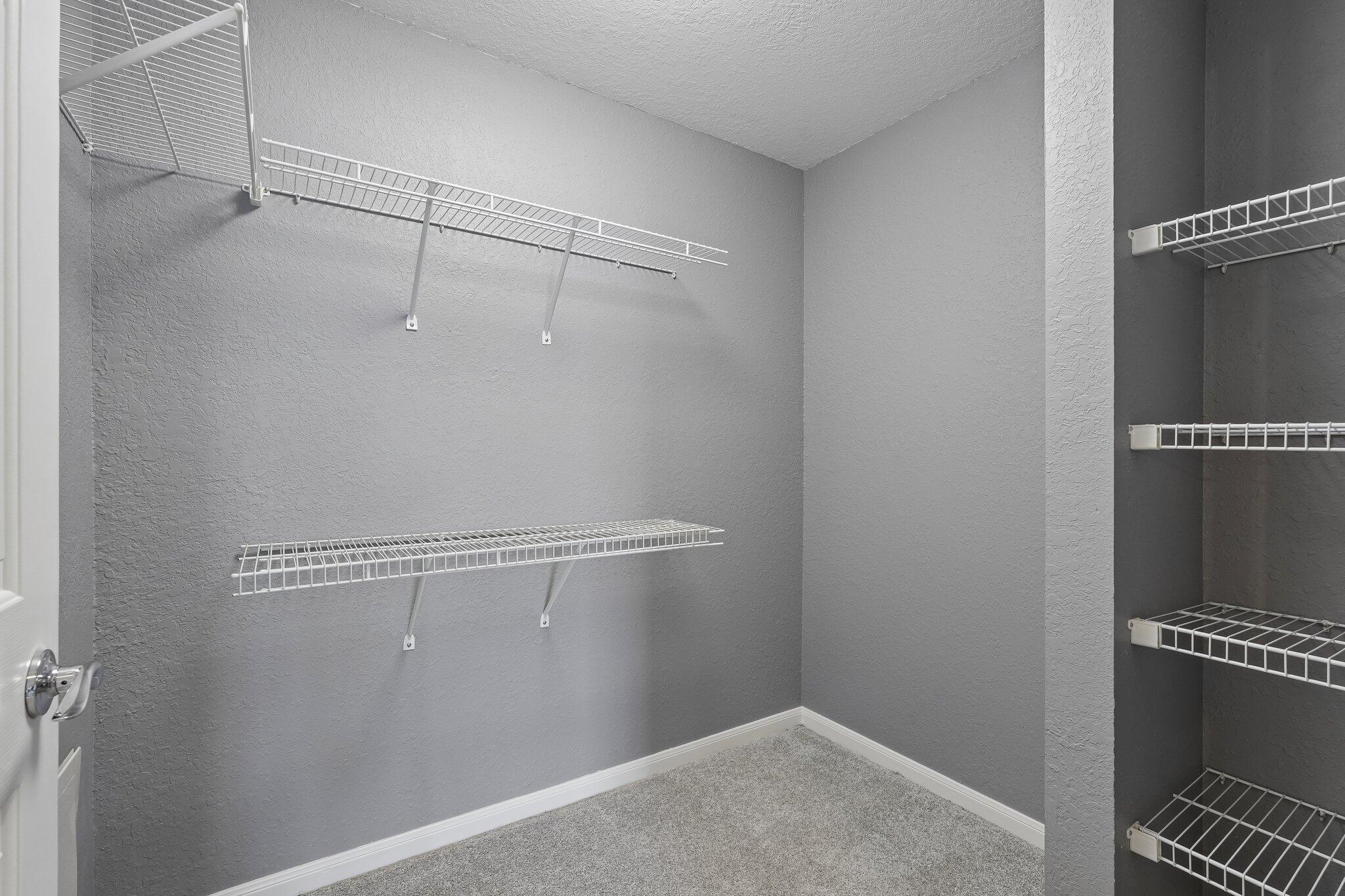 N16-w26533 Tall Reeds Lane, Unit H Pewaukee, WI 53072 - Photo 18 of 33 Primary Closet