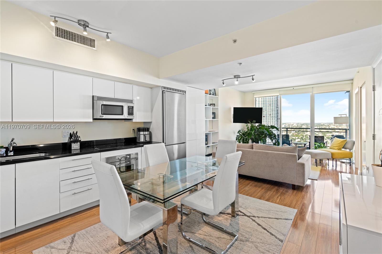 92 Southwest 3rd Street, Unit 3409 Miami, FL 33130 - Photo 1 of 22